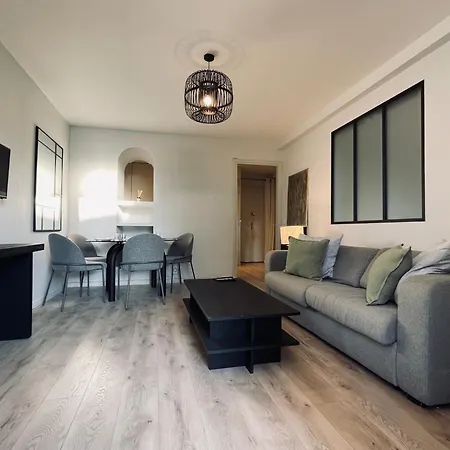 Avec Terrasse - Palais Historique A