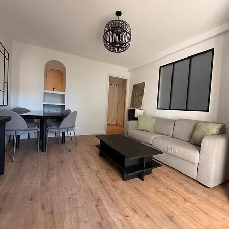 Avec Terrasse - Palais Historique A Apartman *